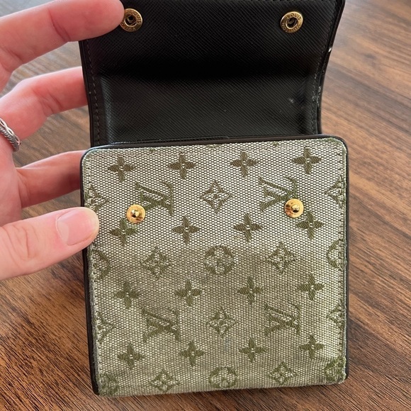 Louis Vuitton Monogram Mini Lin Wallet - Picture 9 of 9
